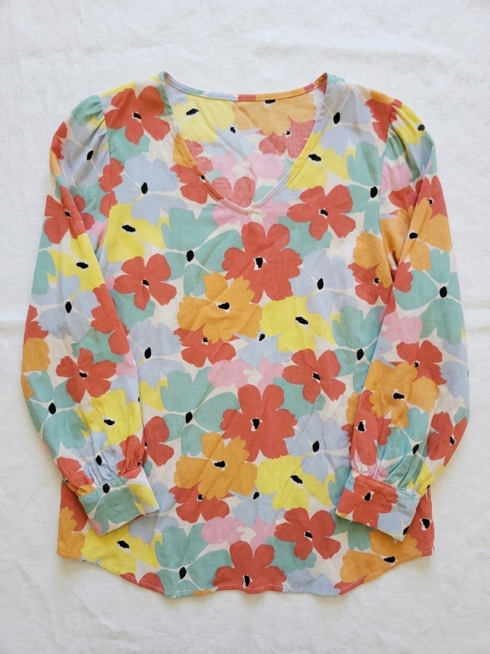 Bright Floral V-Neck Blouse in Multicolor